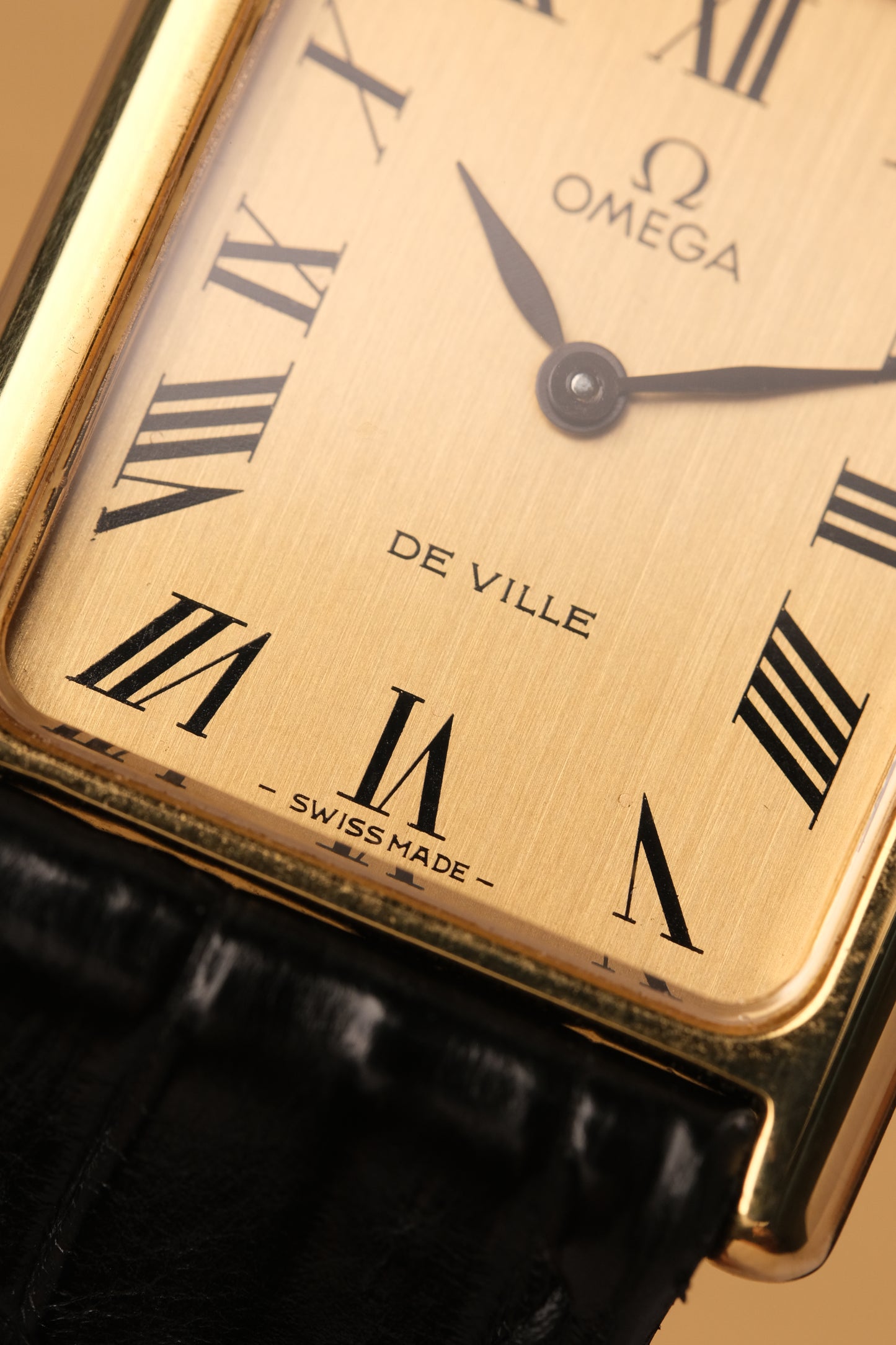 Vintage Tank OMEGA DE VILLE REF. 511.0404  Roman numerals