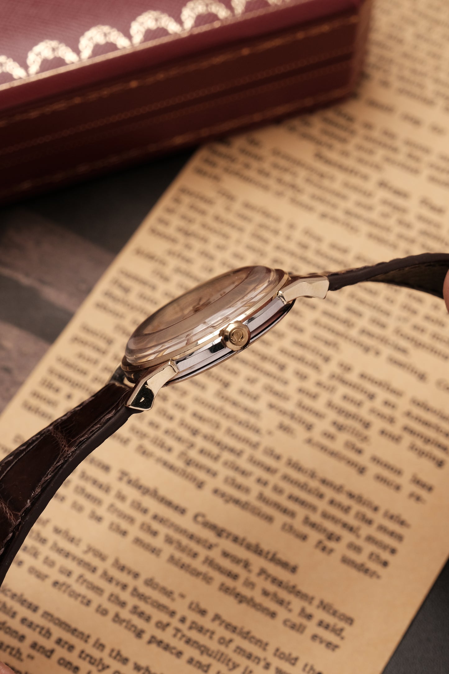 1966 OMEGA CONSTELLATION PIE PAN DOG LEG White Dial AUTOMATIC CHRONOMETER REF. 168.005 ( Dark Brown Strap)